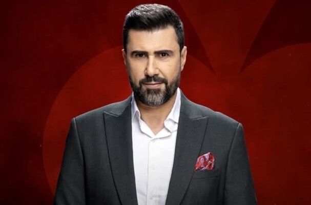 عائلته بعيدة جداً عن الأضواء.. إليكم أجمل صور خالد القيش مع زوجته وأولاده