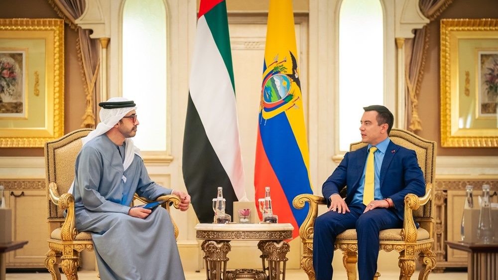 عبدالله بن زايد ورئيس الإكوادور يبحثان تعزيز علاقات التعاون بين البلدين