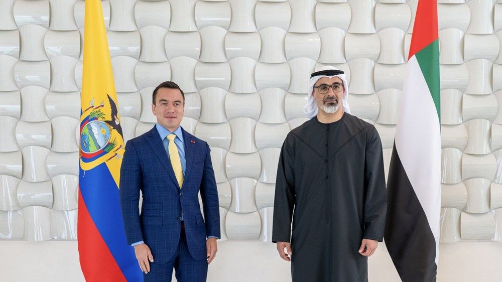 خالد بن محمد بن زايد ورئيس الإكوادور يبحثان تعزيز العلاقات الثنائية