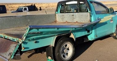 مصرع 7 عمال وإصابة 9 آخرين إثر انقلاب سيارة ربع نقل على طريق العلمين