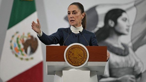 رئيسة المكسيك تعلّق على محادثة مع ترامب بشأن التجارة