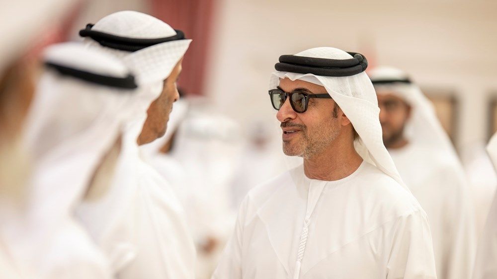 هزاع بن زايد يلتقي أعيان وأهالي سويحان وناهل في مجلس سويحان بمنطقة العين