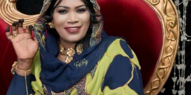 شاهد بالفيديو.. “مقلد” الفنانة إنصاف مدني يواصل إبهار الجمهور ويعود لتقليدها بأغنية جديدة