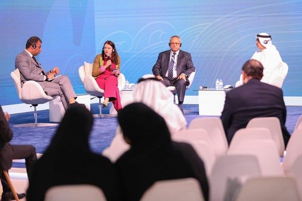 «أبوظبي للكتاب».. خبراء يناقشون حماية الذاكرة الثقافية