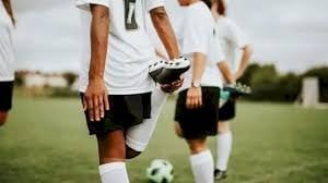 الاتحاد الإنكليزي يمنع المتحولات جنسياً من لعب كرة القدم