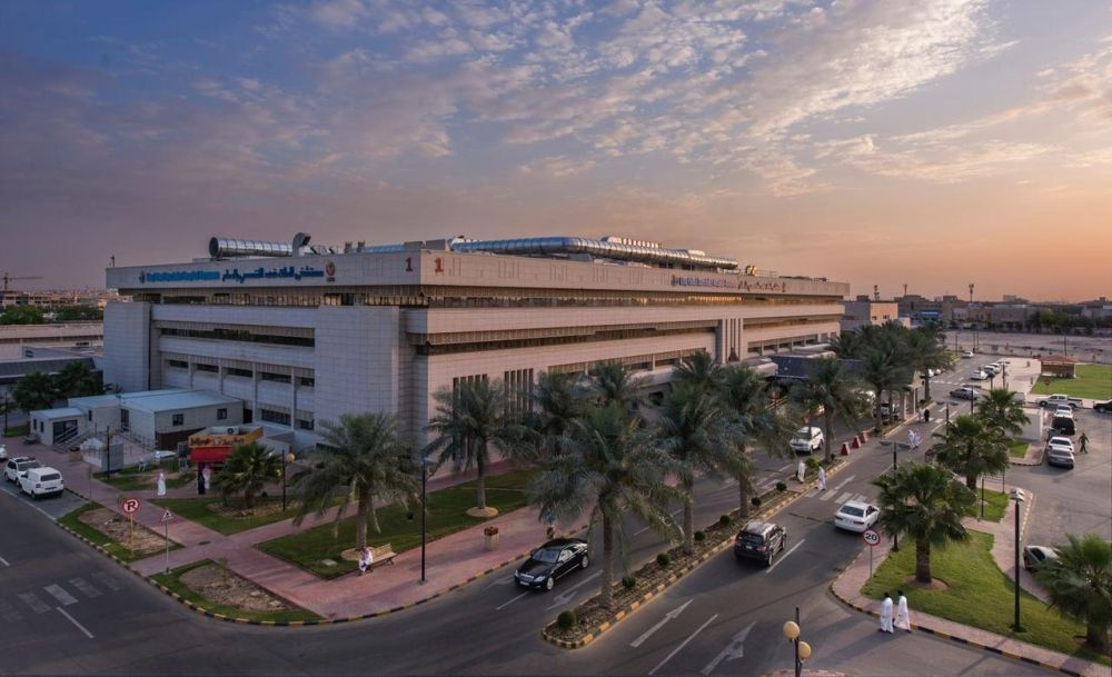 "فهد التخصصي".. استئصال ورم كلوي بوزن 3 كجم لمريض ثمانيني