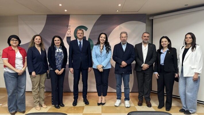 كلية الصحة العامة في جامعة الحكمة نظمت ندوة حوارية تحت عنوان "الحكمة للتغلب على الإدمان"