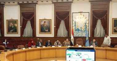 محافظة القاهرة تنظم ورشة عمل لمناقشة تحديث منظومة تراخيص المحلات