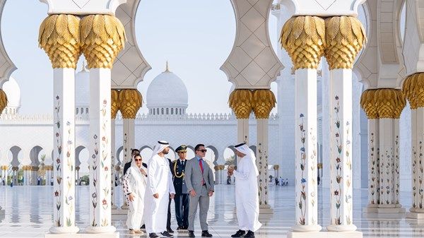 رئيس الإكوادور يزور جامع الشيخ زايد الكبير في أبوظبي