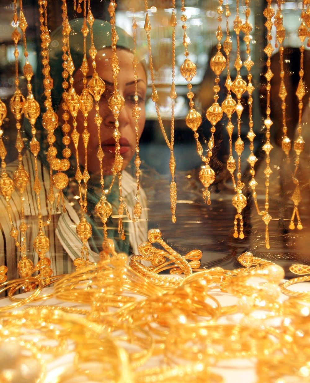 سعر جرام الذهب عيار 21 اليوم في مصر.. هل بدأ التصحيح السعري؟