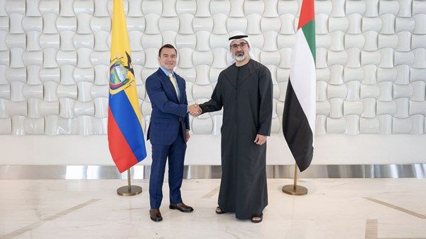 خالد بن محمد بن زايد ورئيس الإكوادور يبحثان تعزيز العلاقات الثنائية