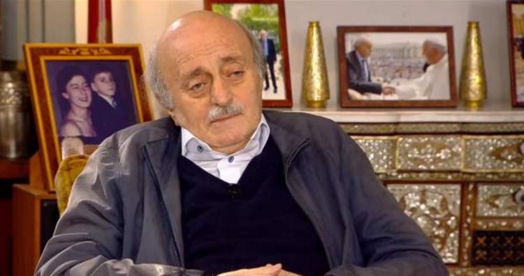 معلومات للـ"LBCI": جنبلاط يلتقي الشرع في قصر الشعب بدمشق في زيارة بعيدة عن الإعلام