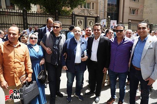 توافد نجوم الصحافة للتسجيل بالجمعية العمومية ومد التسجيل حتى الساعة الثانية