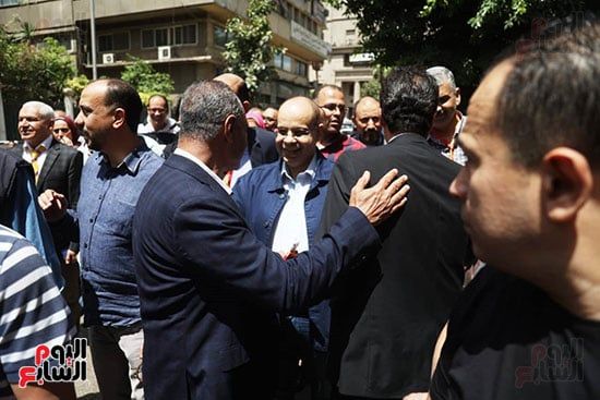 توافد نجوم الصحافة للتسجيل بالجمعية العمومية ومد التسجيل حتى الساعة الثانية