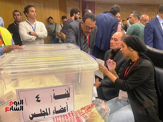 بدء فرز الأصوات على عضوية مجلس نقابة الصحفيين.. صور