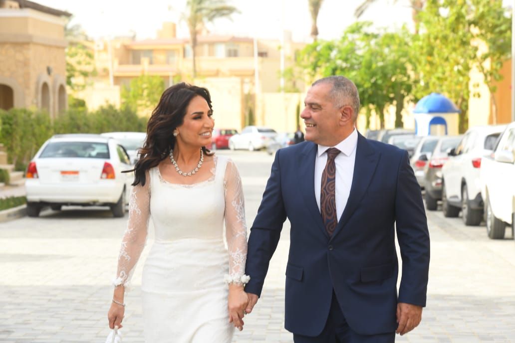 أمل رزق تحتفل بعقد قران ابنتها هيا إسماعيل كتكت وآدم مصطفى العربى.. صور