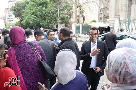 توافد نجوم الصحافة للتسجيل بالجمعية العمومية ومد التسجيل حتى الساعة الثانية