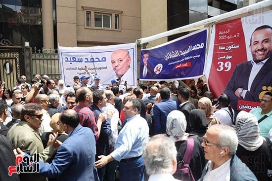 توافد نجوم الصحافة للتسجيل بالجمعية العمومية ومد التسجيل حتى الساعة الثانية