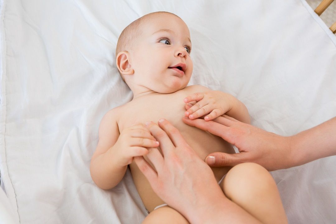 أسباب وأنواع بكاء الرضيع وطرق التعامل معه: و5 نصائح لتهدئة الأم