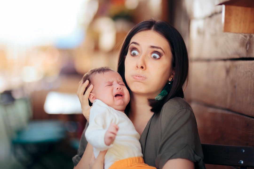 أسباب وأنواع بكاء الرضيع وطرق التعامل معه: و5 نصائح لتهدئة الأم