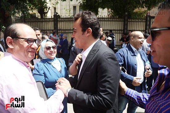 توافد نجوم الصحافة للتسجيل بالجمعية العمومية ومد التسجيل حتى الساعة الثانية