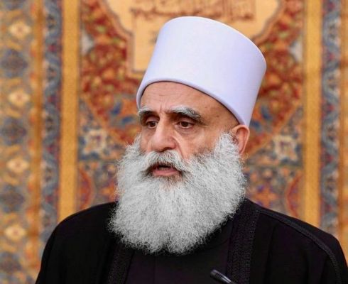 ابي المنى اتصل بشيوخ العقل في سوريا معزياً: ندعو الدول العربية والاسلامية والعالم لتحمّل المسؤولية وحقن الدماء