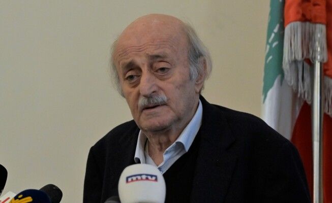 جنبلاط دان الاستهداف الإسرائيلي لسوريا: لا يساعد على استكمال الحل السياسي الذي نعمل عليه مع الشرع