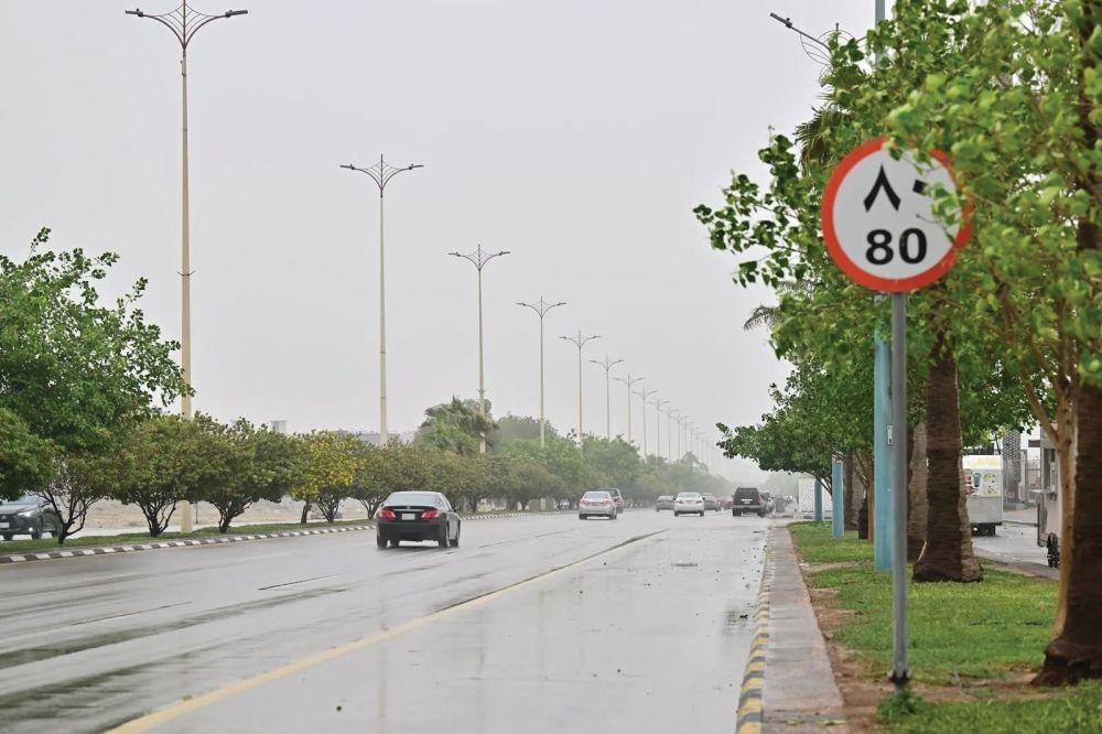 أمطار وصواعق على منطقة المدينة المنورة حتى مساء اليوم