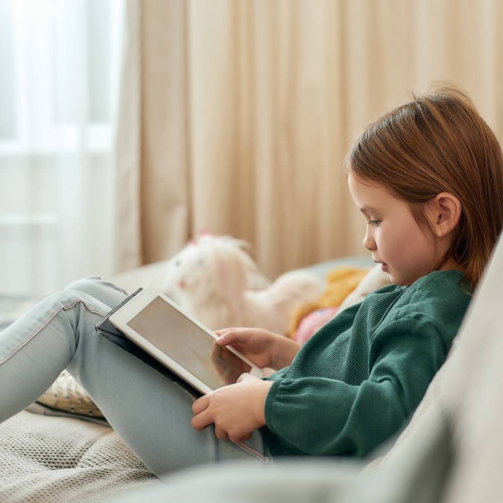 أهمية تعليم الطفل القراءة مبكراً.. و9 خطوات لتحفيزه على حبها