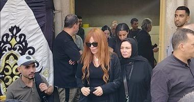 كارول سماحة تودع زوجها الراحل وليد مصطفى في مسقط رأسه بالدقهلية.. صور