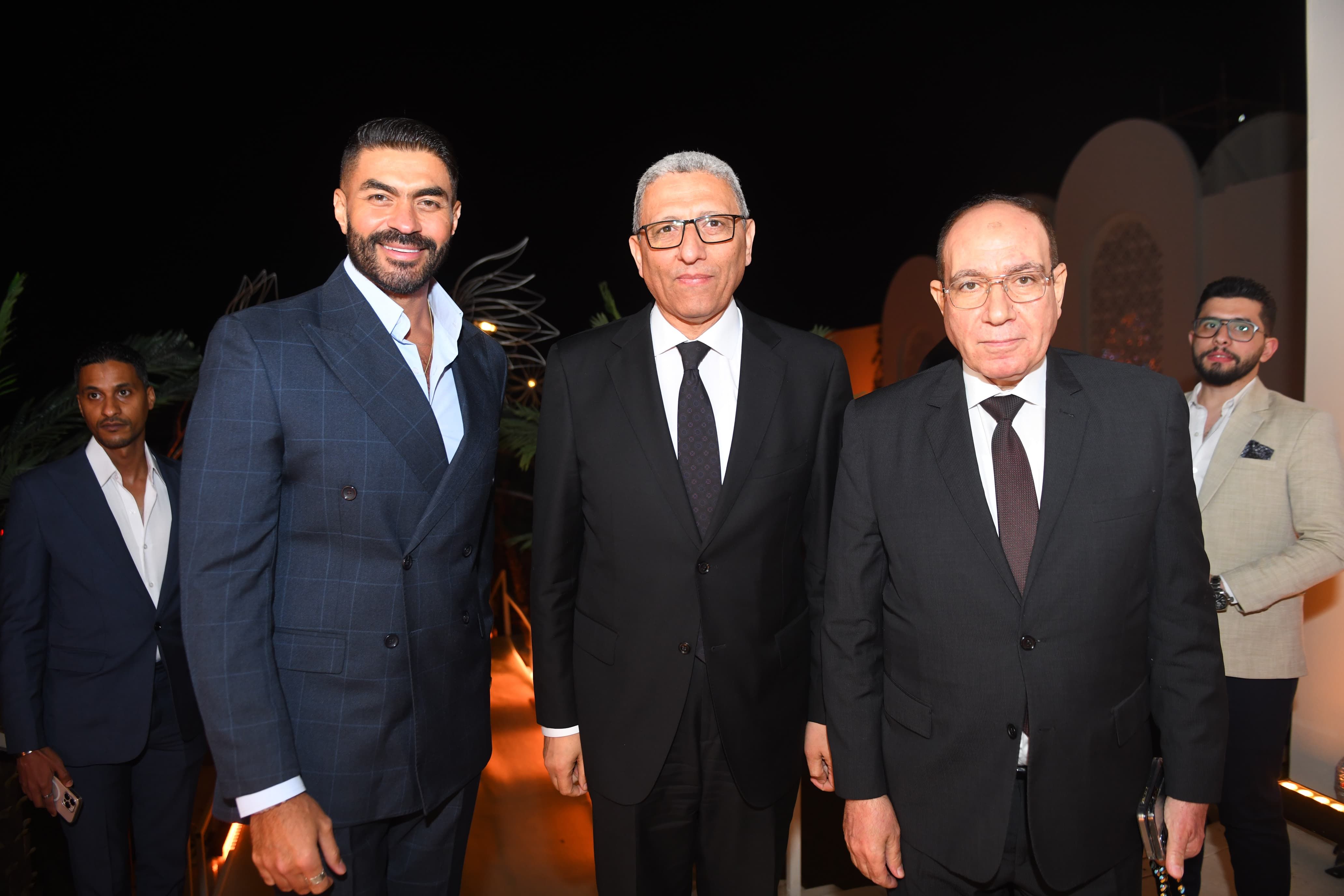 مساعد وزير العدل للديوان العام يحتفل بزفاف نجله على سفح الأهرام