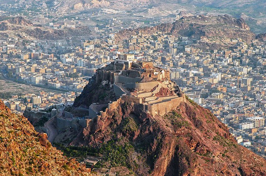 استشهاد نجل مستشار عسكري بنيران مليشيا الحوثي غربي تعز