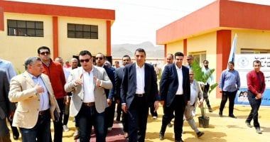 وزير الإسكان ومحافظ السويس يتفقدان مشروع رافع مياه السخنة "الندى"