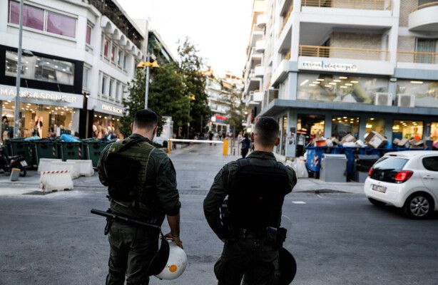 مقتل امرأة بانفجار عبوة ناسفة كانت تخطط لزرعها في فرع بنك في تسالونيكي شمال اليونان