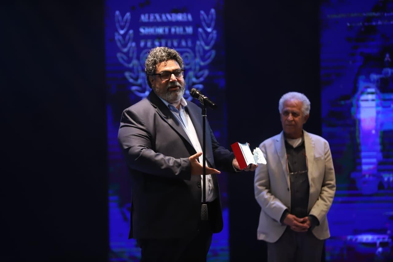 منح المخرج عماد ماهر درع هيباتيا الذهبية فى ختام الإسكندرية للفيلم القصير
