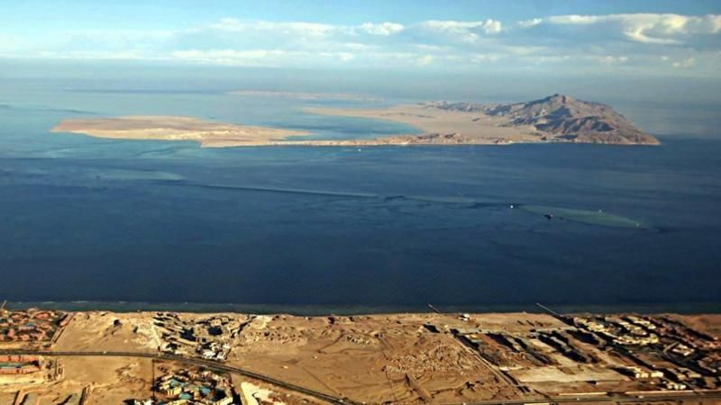 إعلام مصري: الرياض عرضت إقامة قواعد أميركية بتيران وصنافير