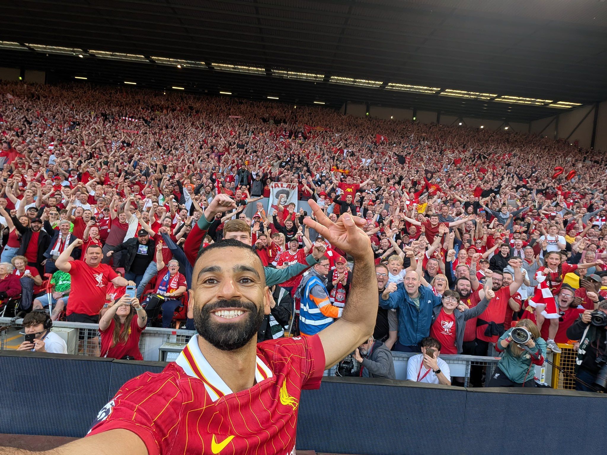 الامارات | هزة أرضية في ليفربول بسبب محمد صلاح