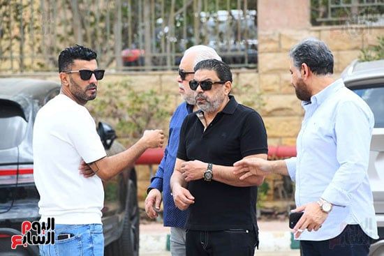 محمد السعدي وأشرف زكي وإلهام شاهين ولميس الحديدي بجنازة وليد مصطفى