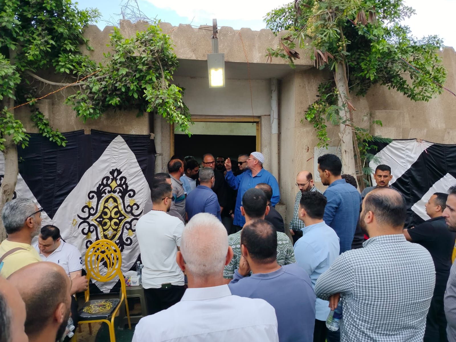 كارول سماحة تودع زوجها الراحل وليد مصطفى في مسقط رأسه بالدقهلية.. صور