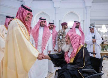 وزير الداخلية يلتقي عددا من المواطنين في المدينة المنورة.. فيديو