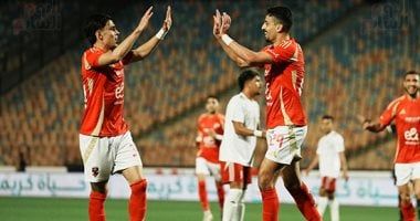 الأهلى يتقدم على حرس الحدود 2 / 0 فى الشوط الأول