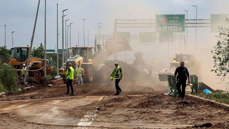 الحوثيون يستهدفون مطار بن غوريون بصاروخ باليستي، وإسرائيل تتوعد بالرد