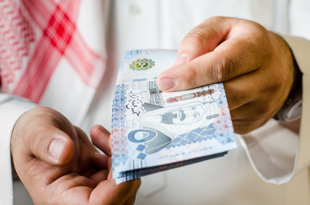 بـ1.39 تريليون ريال.. «الأفراد» يستحوذون على 32% من قروض المصارف