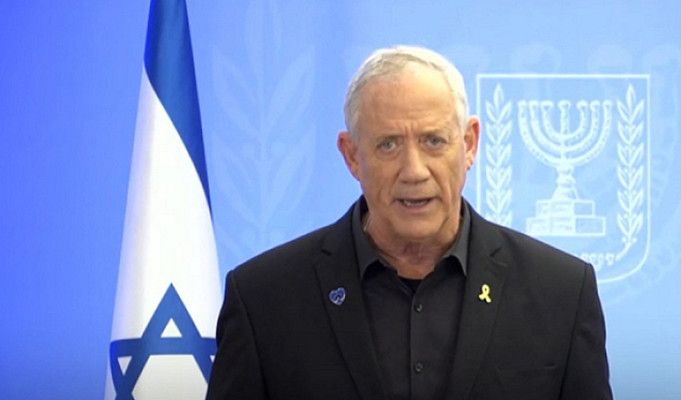 غانتس: إيران هي التي تطلق الصواريخ الباليستية على إسرائيل وعليها أن تتحمل مسؤوليتها