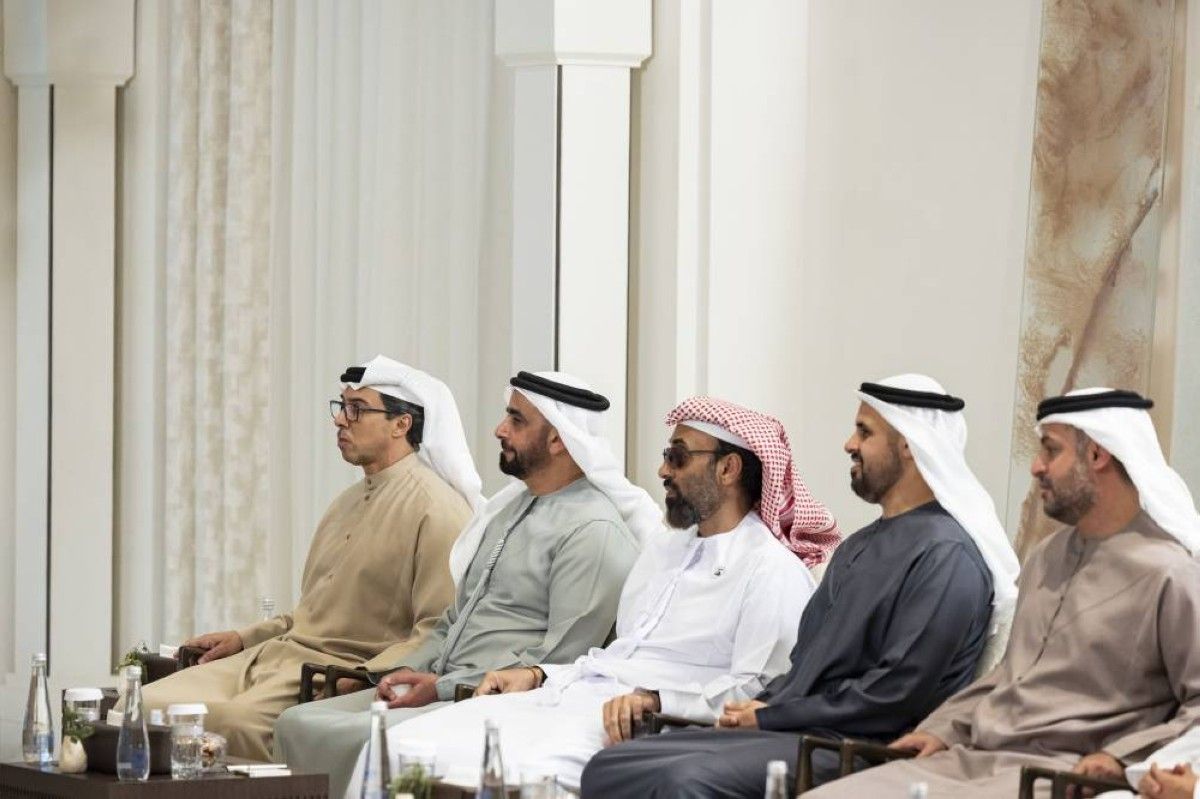 الخليج اليوم .. رئيس الدولة وأمير قطر يبحثان في أبوظبي العلاقات الأخوية