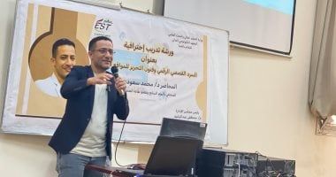 محمد سعودي لطلاب المعهد العالي للإعلام بالمنيا: احترفوا السرد القصصي الرقمي وابدأوا العمل أونلاين