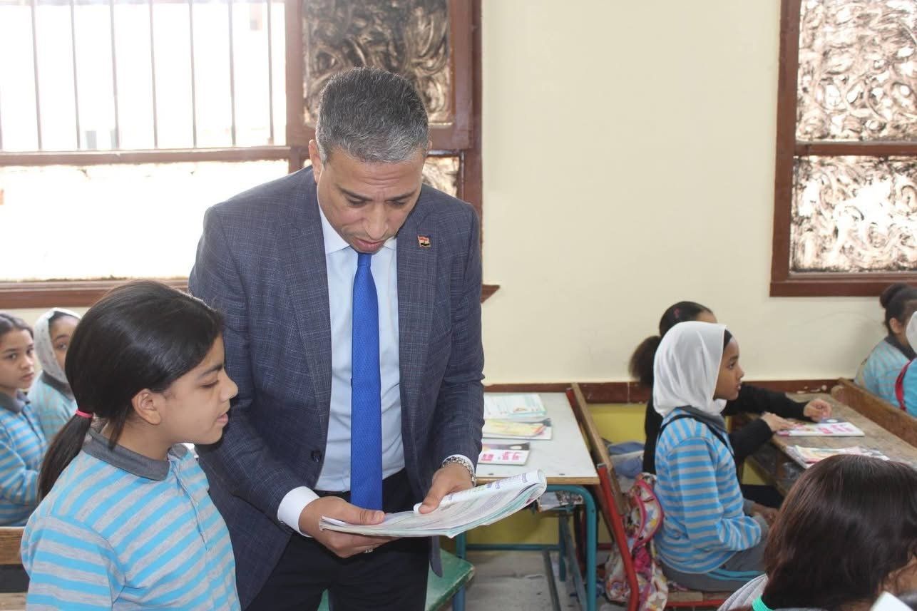 وكيل وزارة التعليم بالجيزة يشدد على تفعيل الإشراف اليومي بالمدارس
