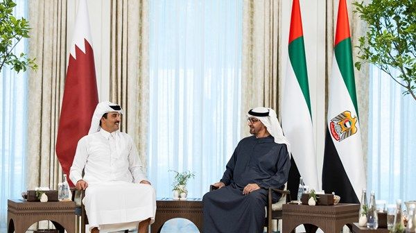رئيس الدولة وأمير قطر يبحثان في أبوظبي العلاقات الأخوية