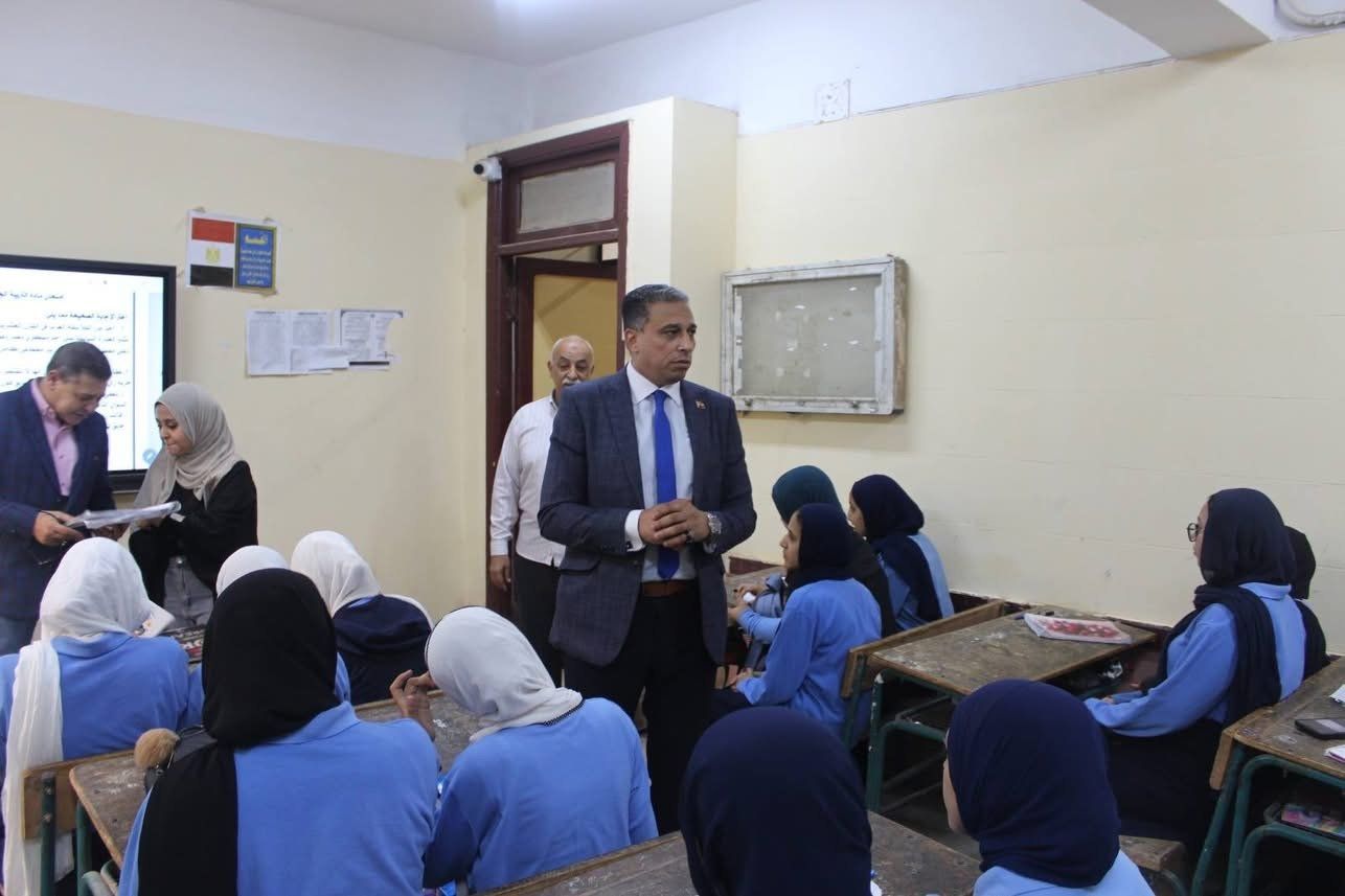 وكيل وزارة التعليم بالجيزة يشدد على تفعيل الإشراف اليومي بالمدارس