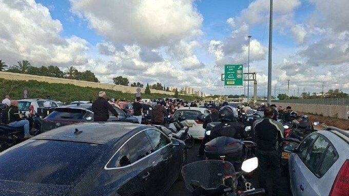 الشرطة الإسرائيلية: إغلاق شارع 431 قرب ريشون لتسيون جنوب تل أبيب بعد العثور على جسم مشبوه